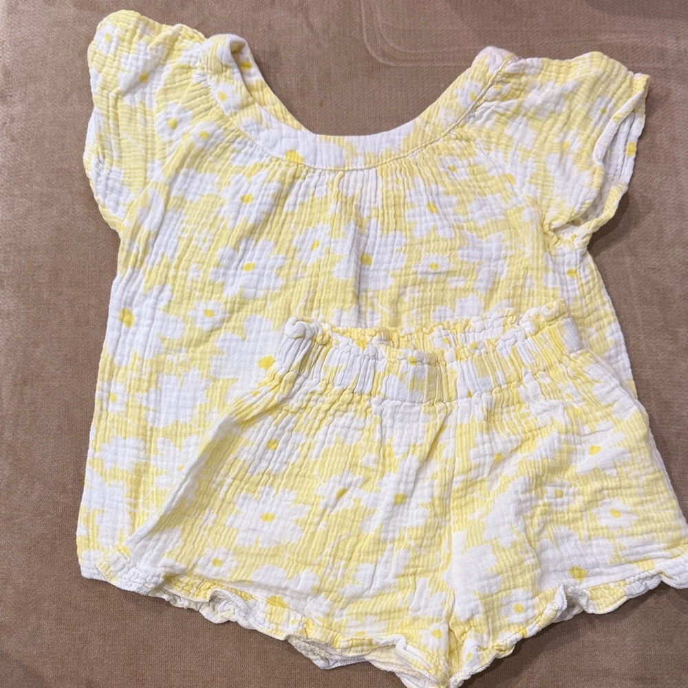 Toddler Girls Yellow Floral Top & Shorts Matching Set Size 4T